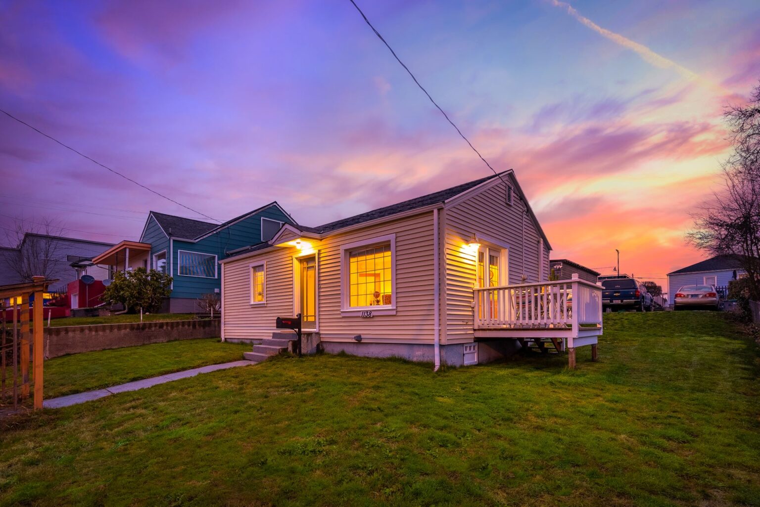 Lamb & Co. with HGTV's Lyndsay Lamb and Leslie Davis