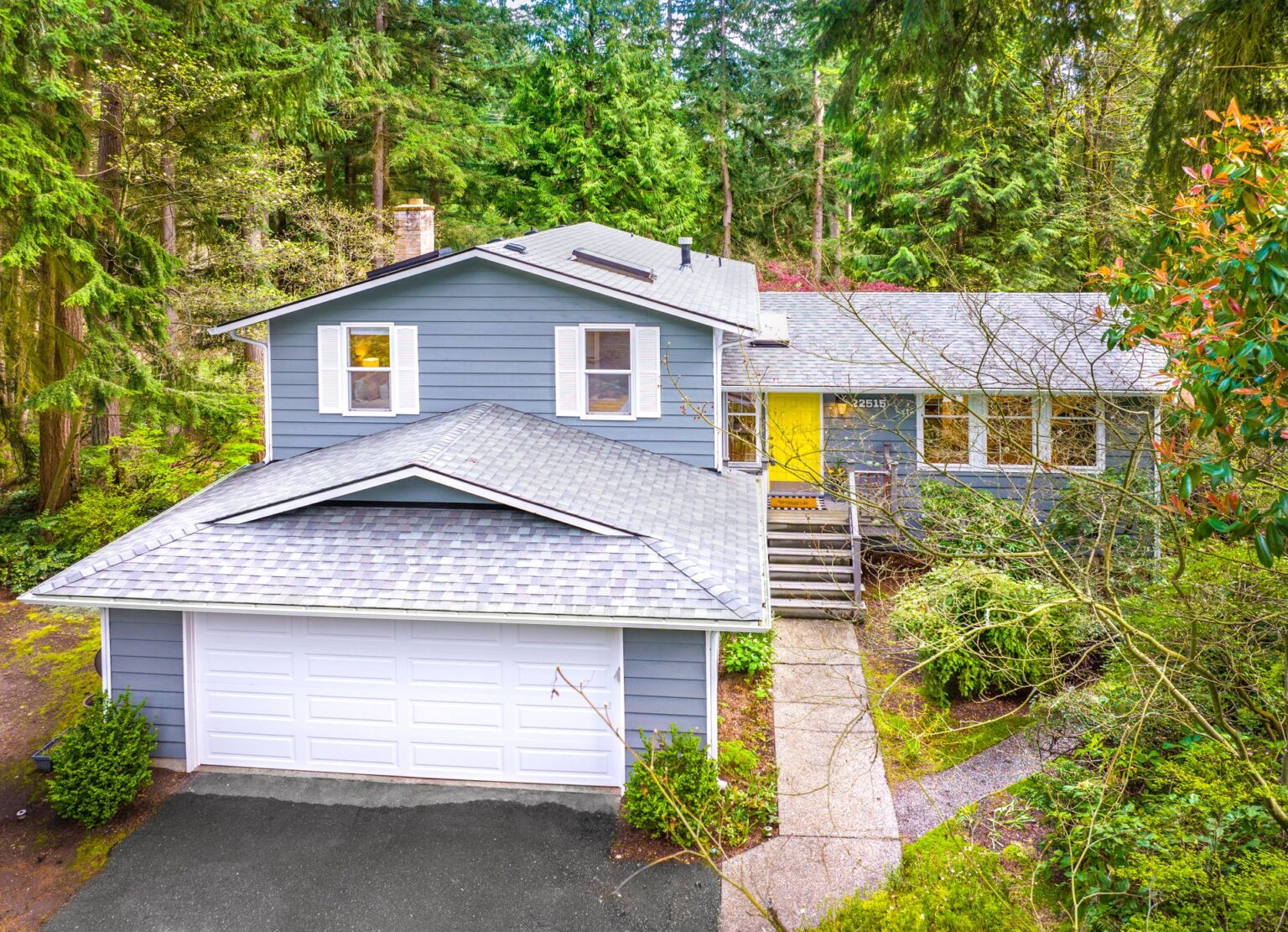 Lamb & Co. with HGTV's Lyndsay Lamb and Leslie Davis