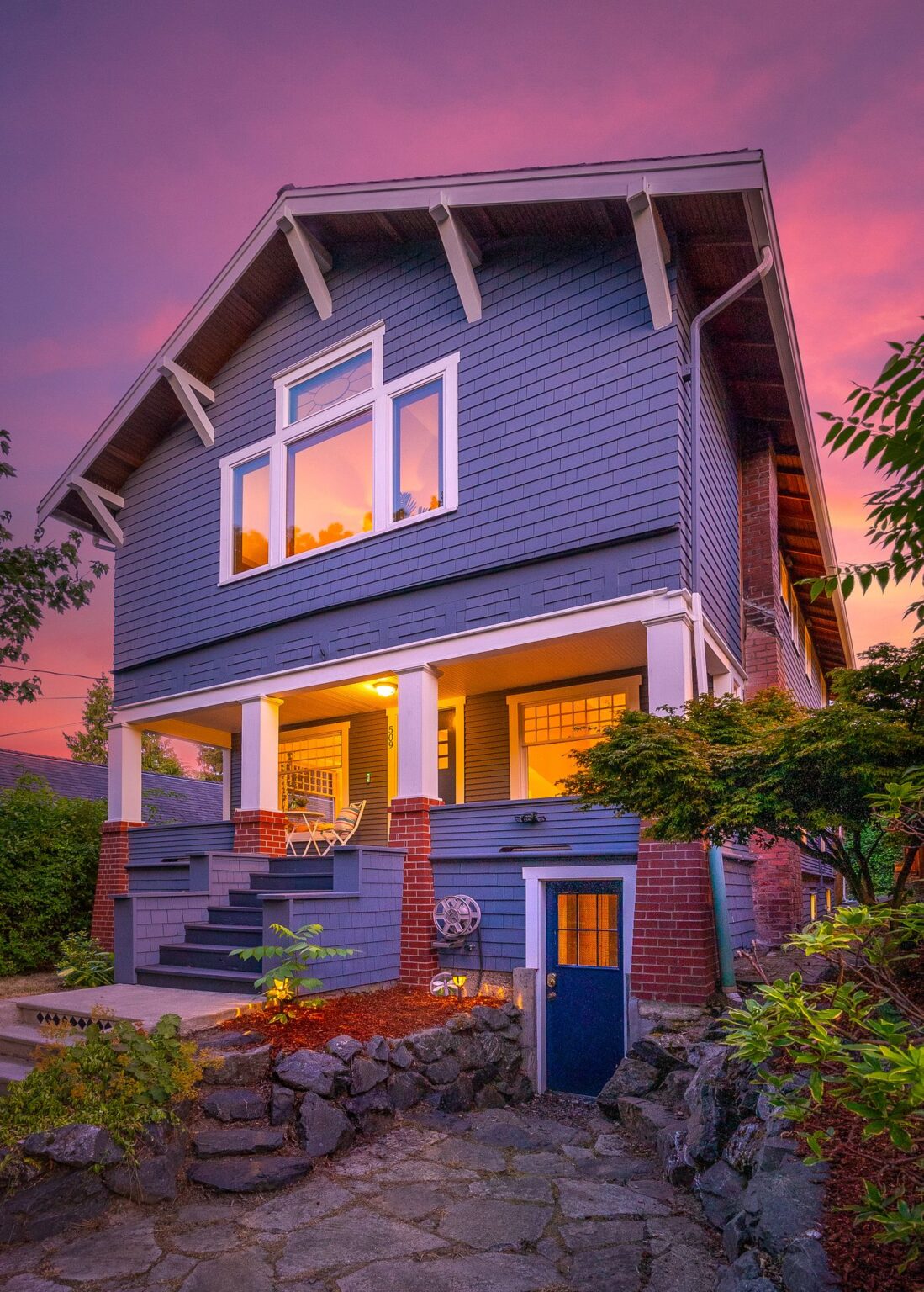 Lamb & Co. with HGTV's Lyndsay Lamb and Leslie Davis