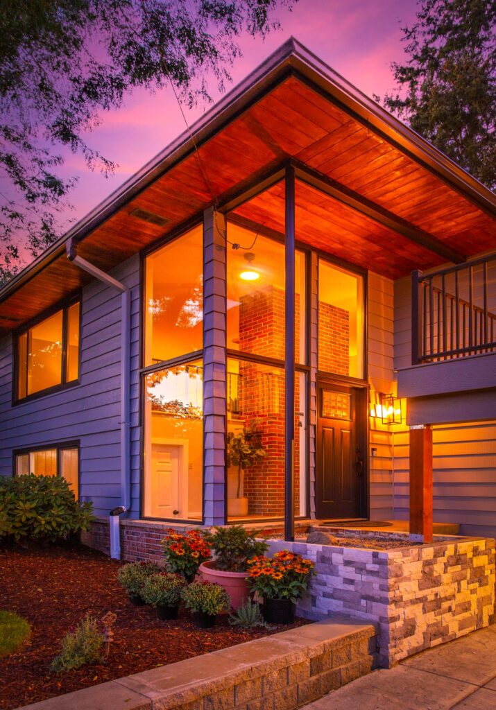 Inside the Design Unsellable Houses, Season 4, Episode 2 Lamb & Co.