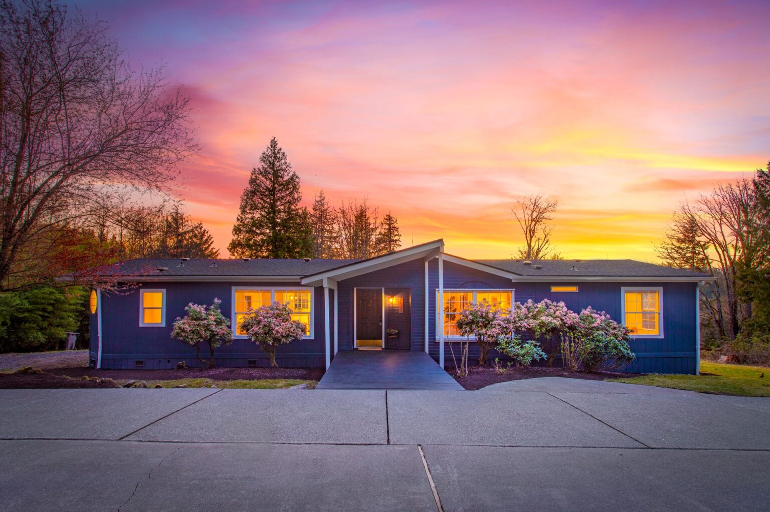 Ideally Located OneLevel Living in Snohomish Lamb & Co.