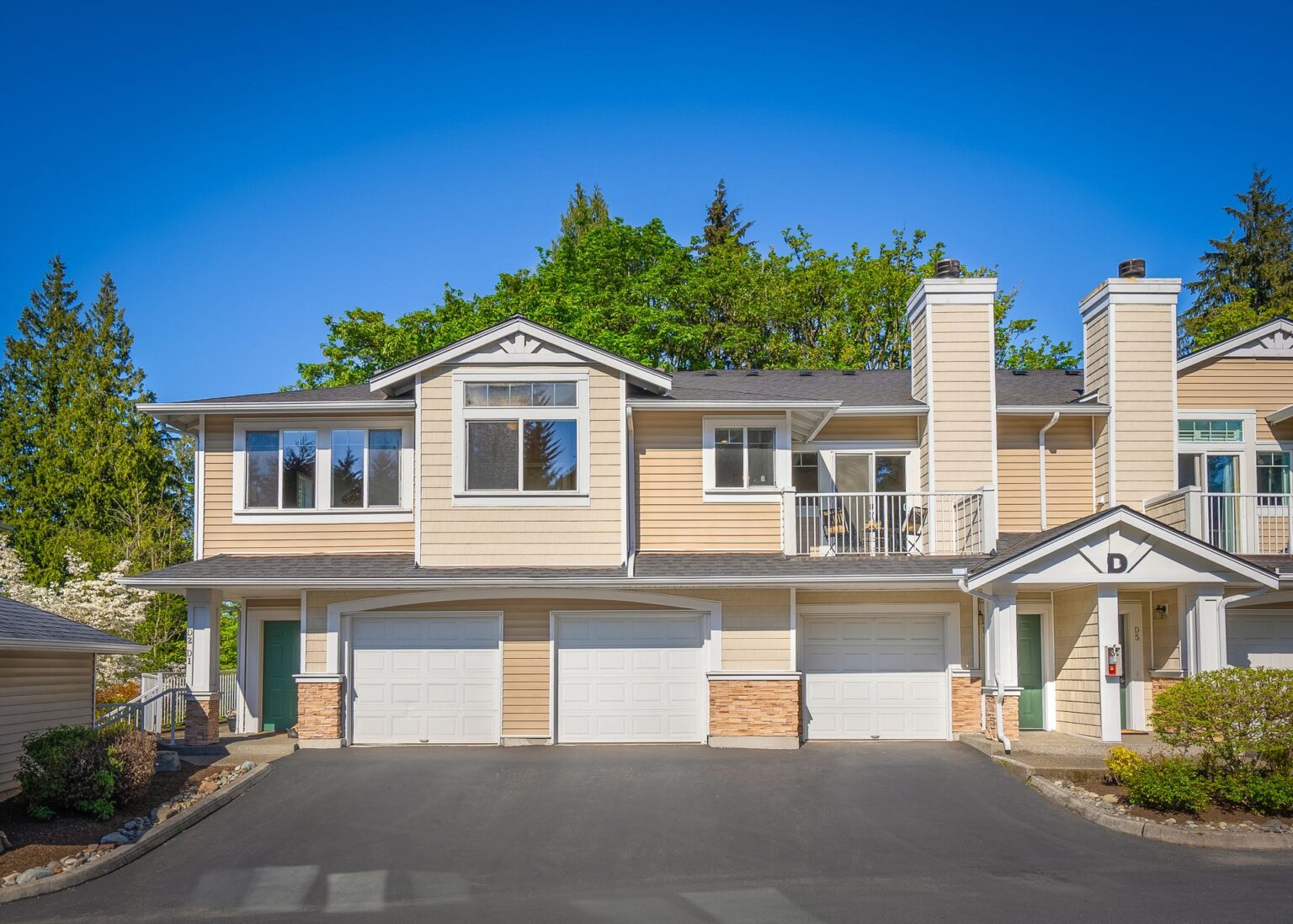 Ideally Located & Charming Snohomish Condo Lamb & Co.