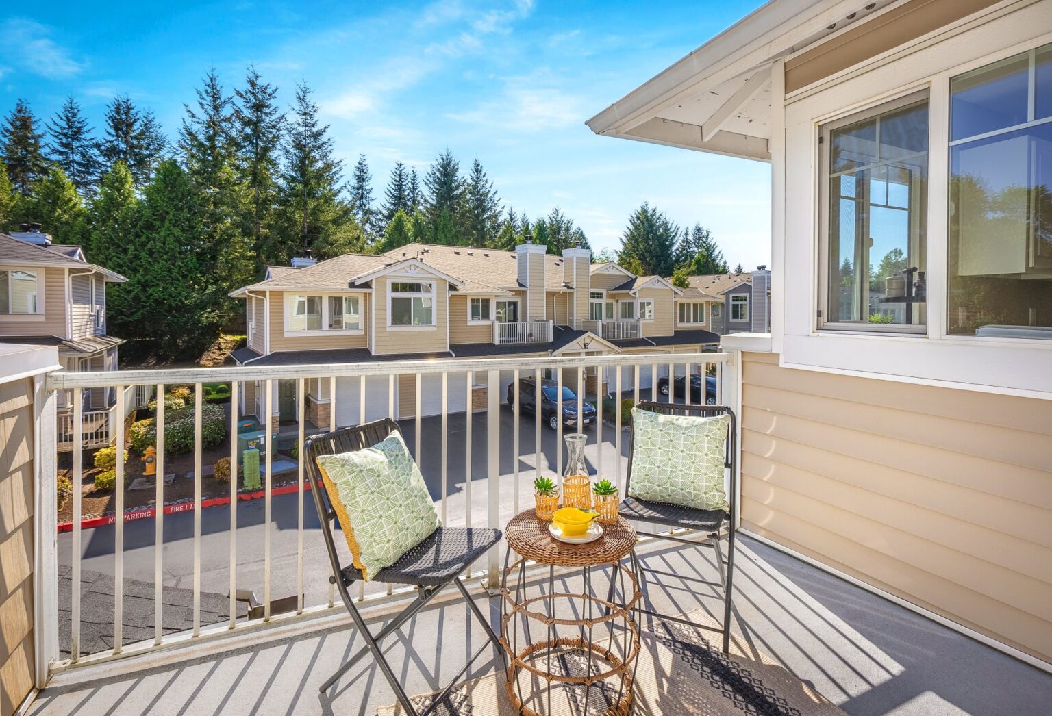 Ideally Located & Charming Snohomish Condo Lamb & Co.
